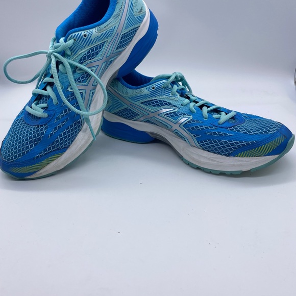 ASIC women’s tennis shoes size 9.5 - Picture 3 of 5